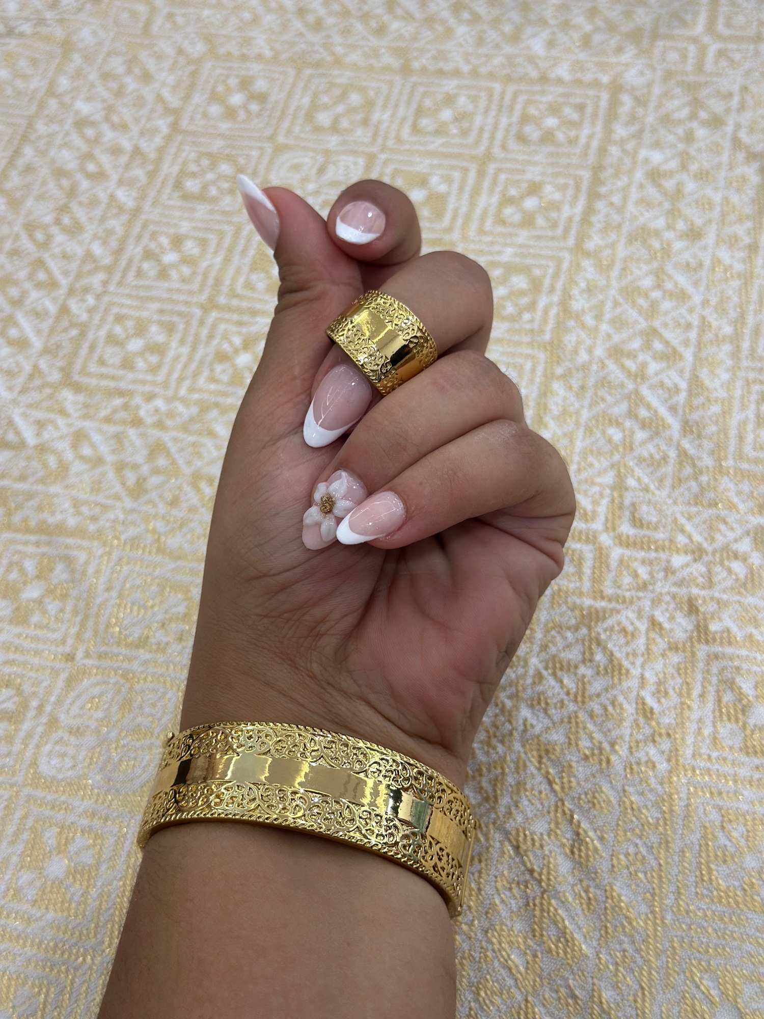 Gold engraved ring and bracelet jewelry set